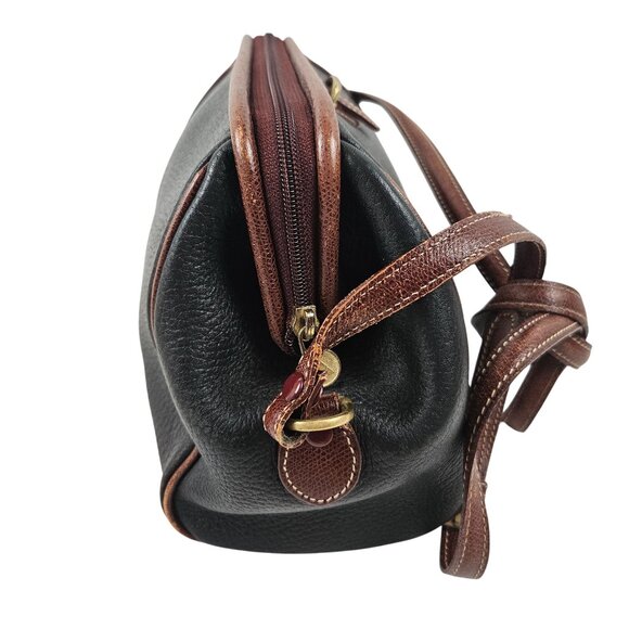 Liz Claiborne Shoulder Bag Black Leather Brown Accents Adjustable Strap Pocket - Picture 6 of 11